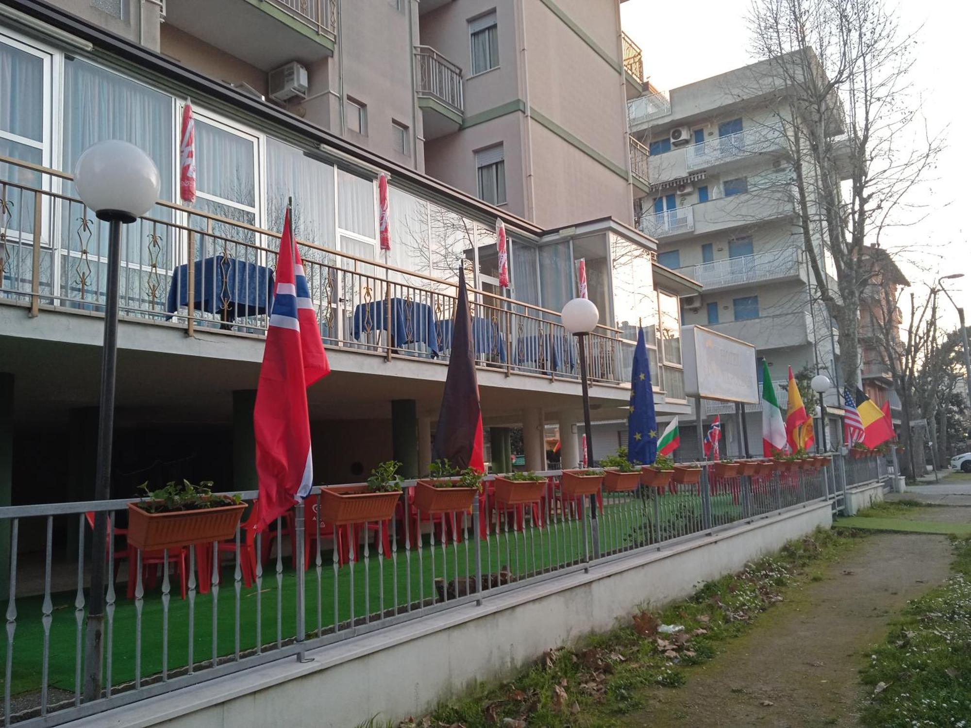 Hotel Napoleon Cesenatico Exterior photo