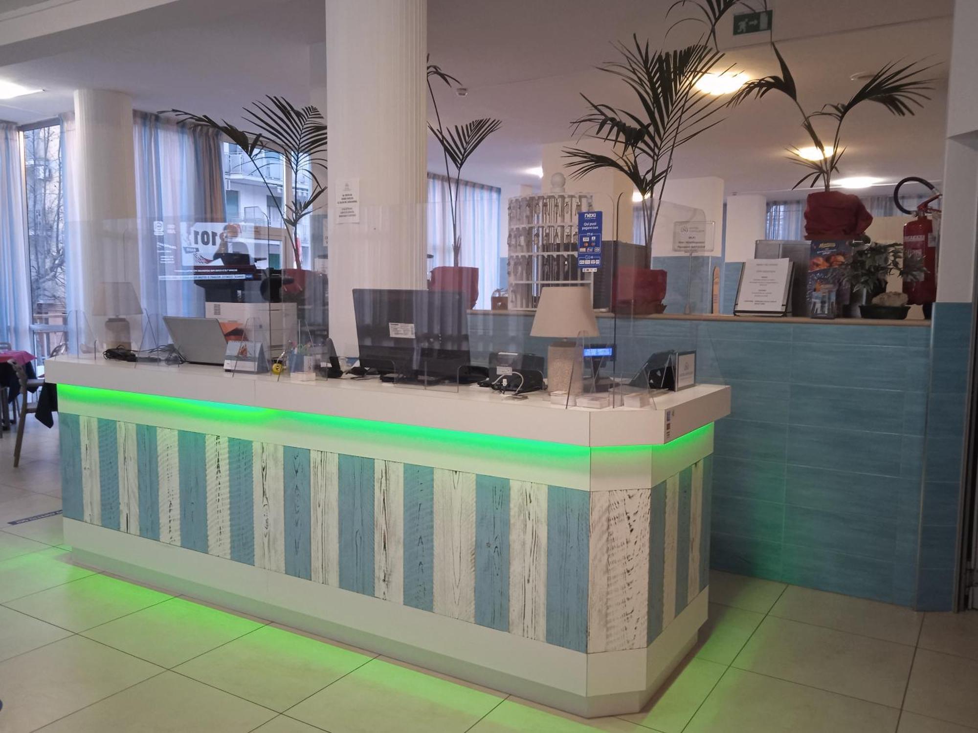 Hotel Napoleon Cesenatico Exterior photo