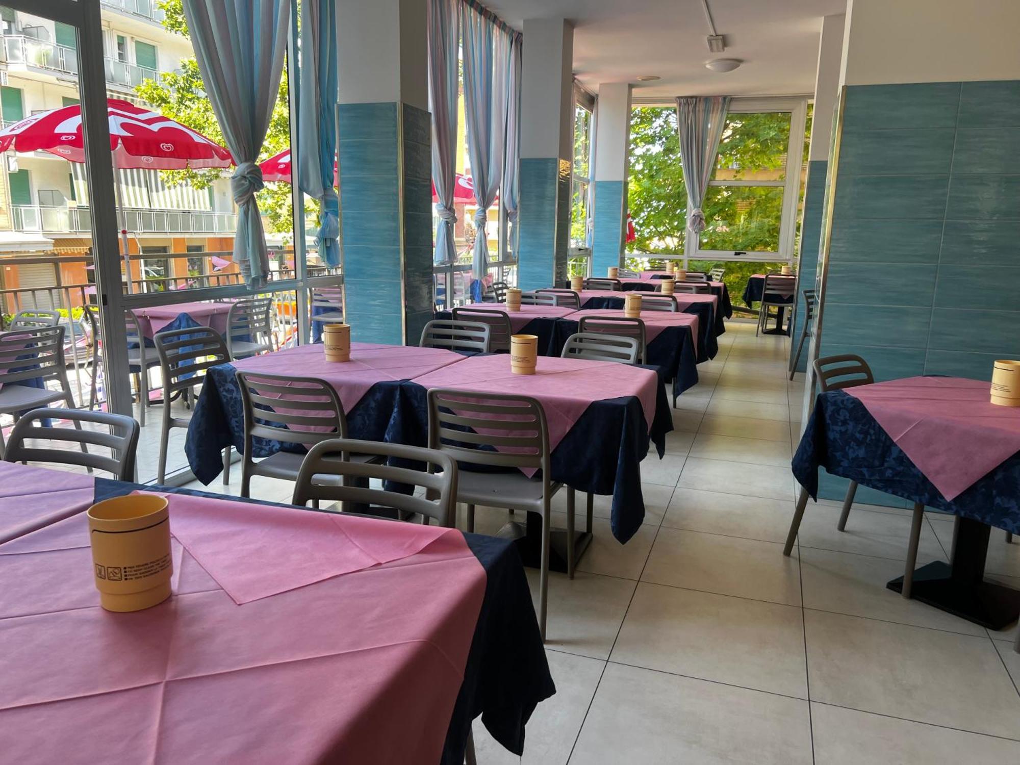 Hotel Napoleon Cesenatico Exterior photo